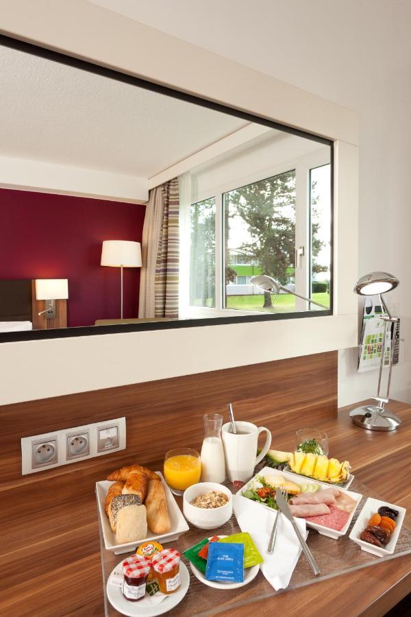 Twin Room with Sofa Bed - Non-Smoking
