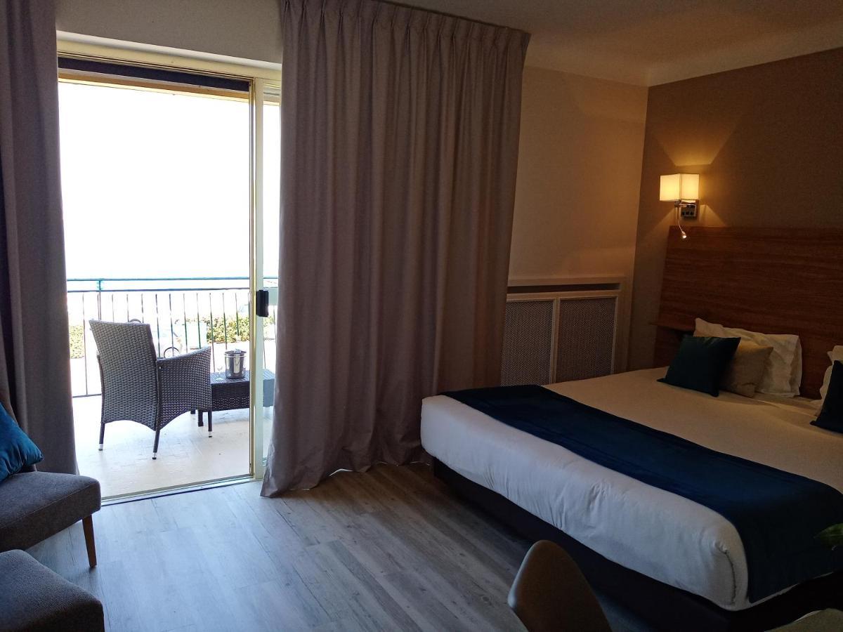 Double Room with Terrace and Sea View