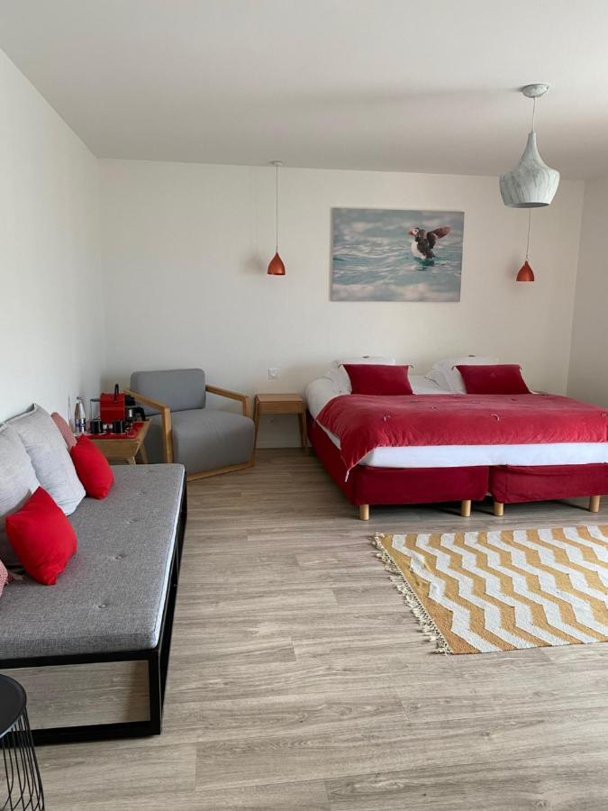 Deluxe Double Room with Side Sea View