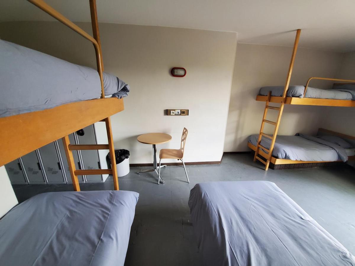 Fünfbettzimmer mit Bad