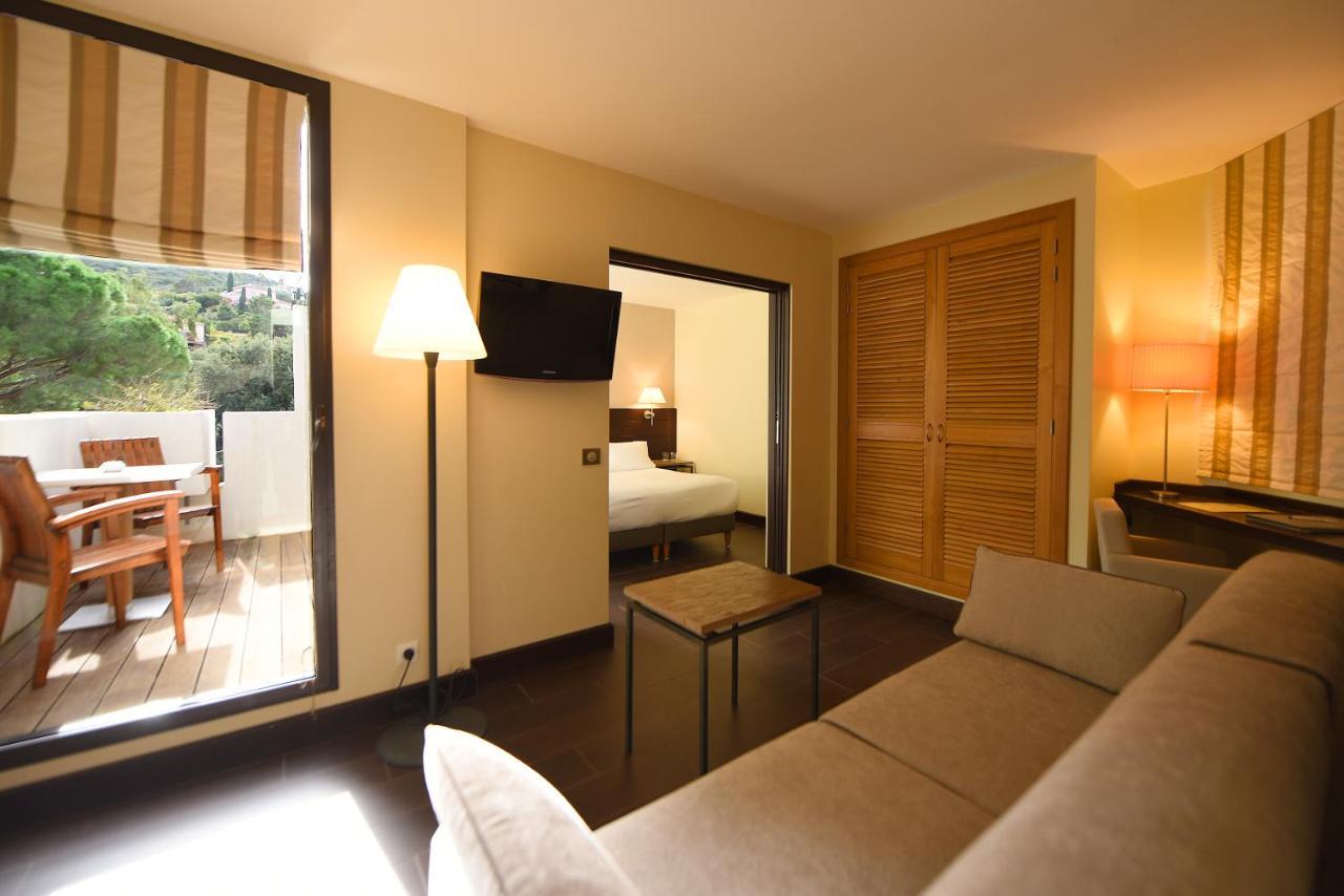 Suite with Mountain View