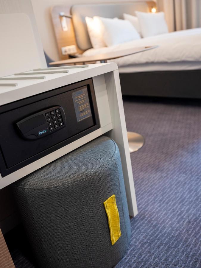Standard Queen Room with Single Sofa Bed - Free Breakfast