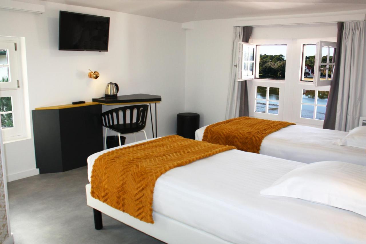 Twin Room with Lake View