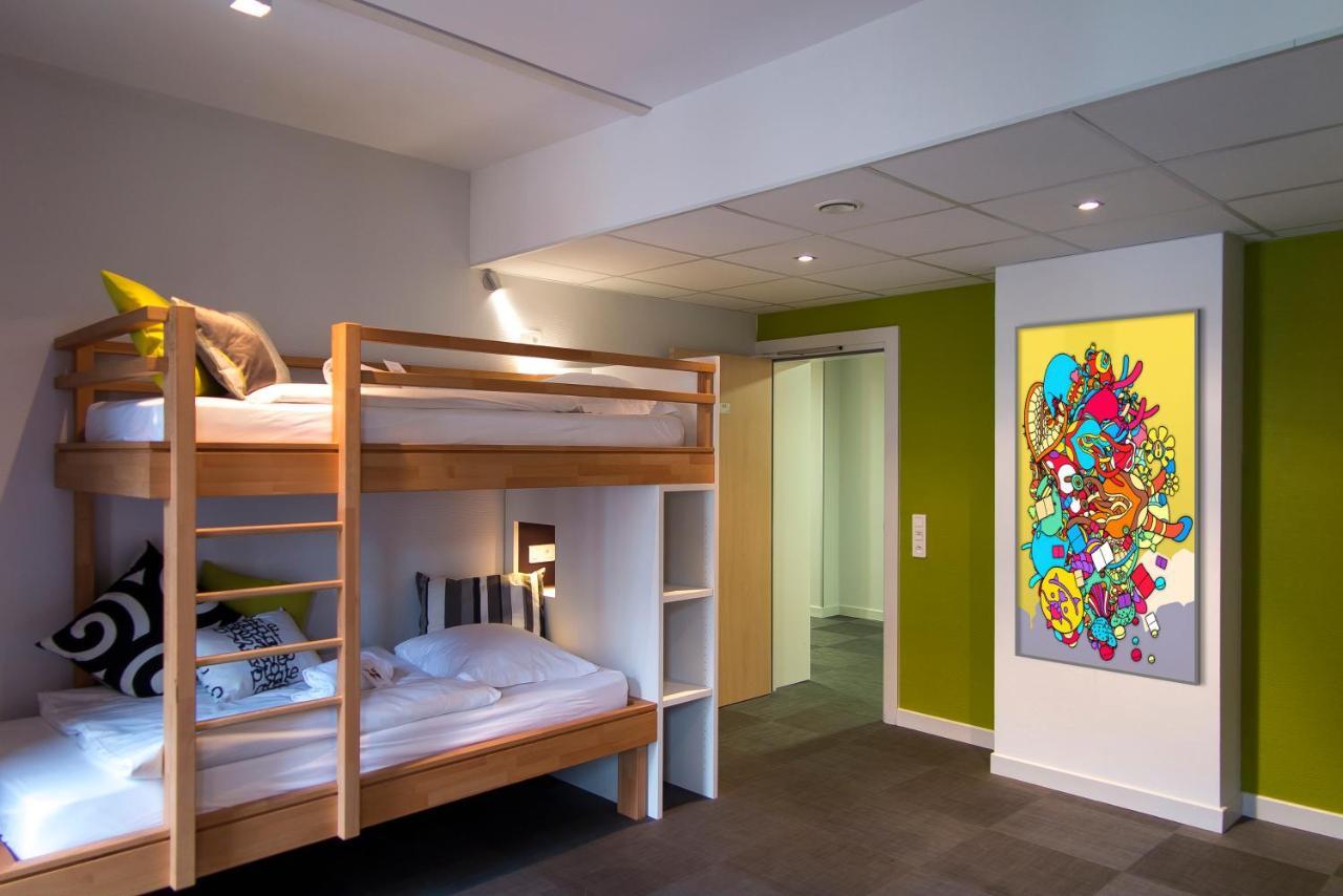 Room for 5 People