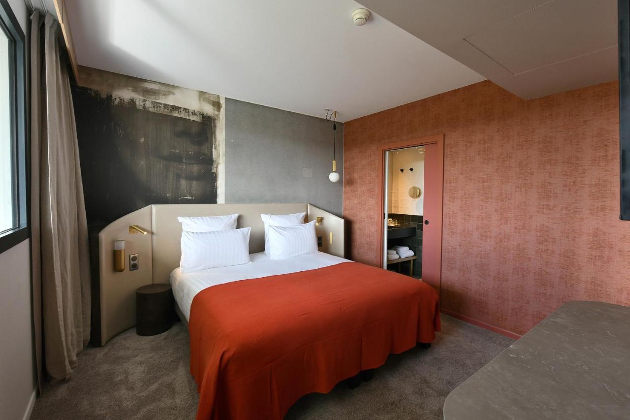 Junior Suite - 1 King Bed 1 Double Sofa Bed - Terrace