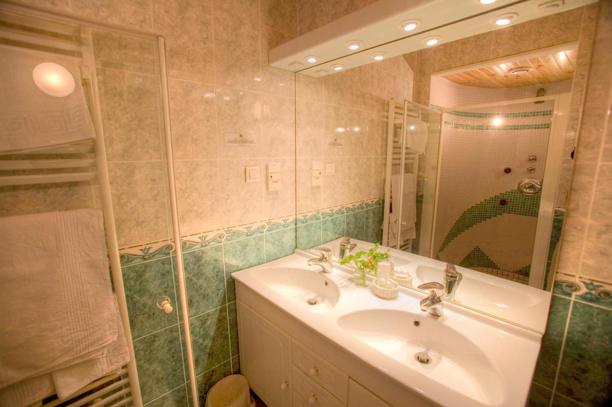 Chambre Double ou Lits Jumeaux
