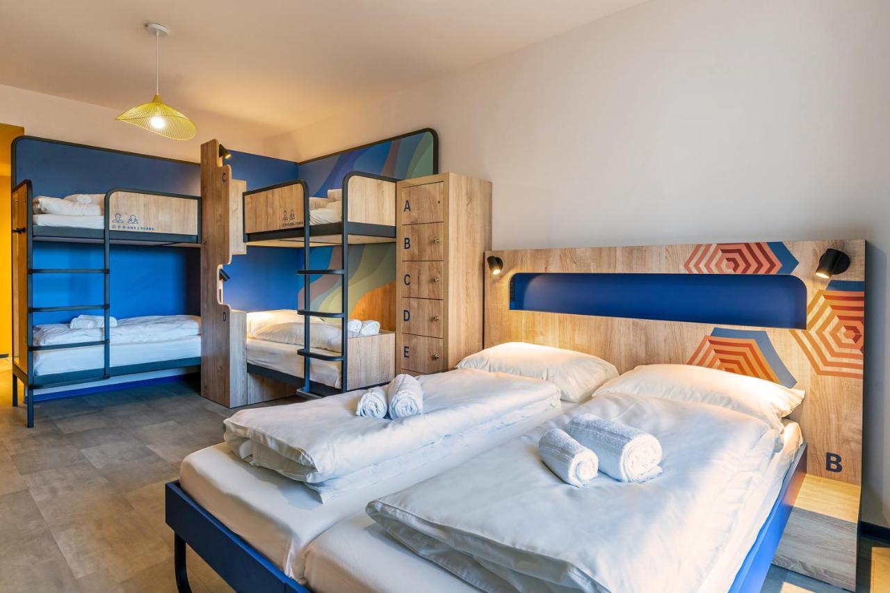 5-Bed Room