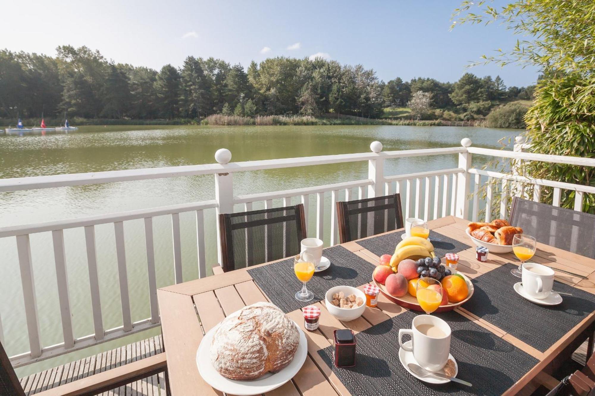 Two-Bedroom House with Sleeping Alcove and Terrace (8 People) - Lake View