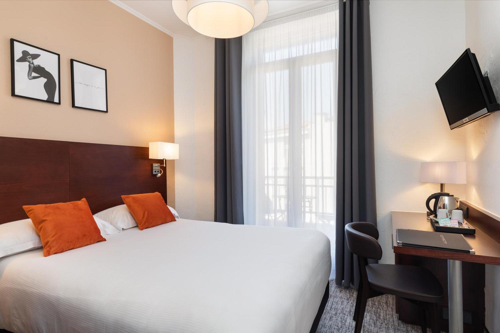 Superior Double Room with Sea View - Non-Smoking