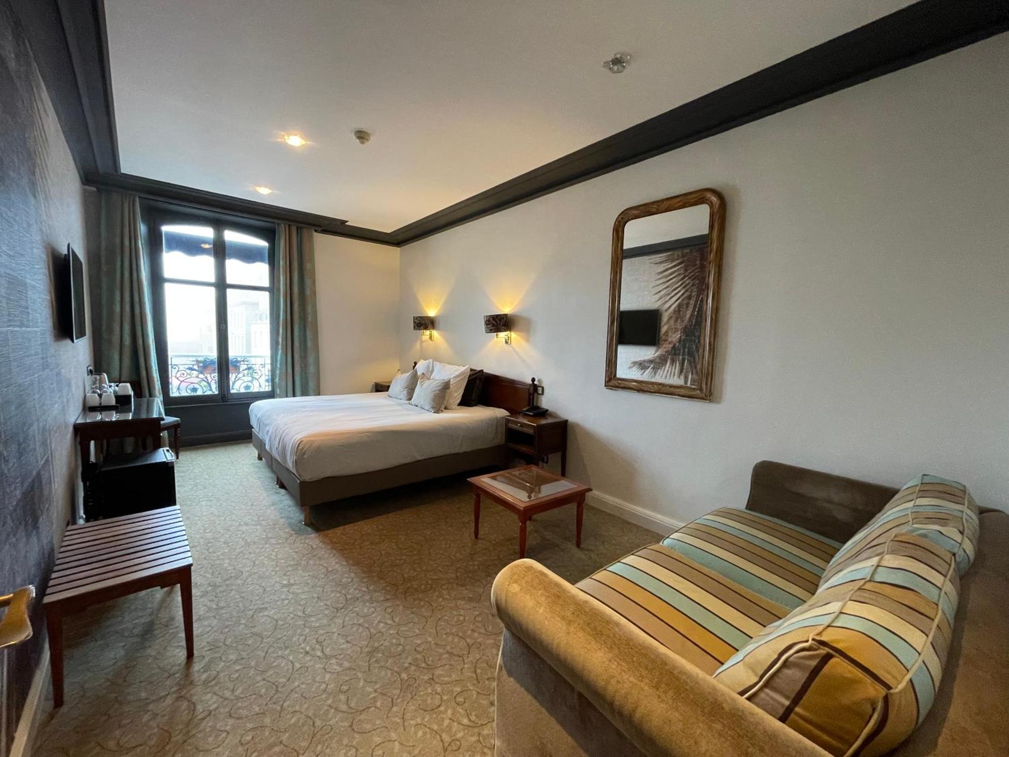 Prestige Family Room