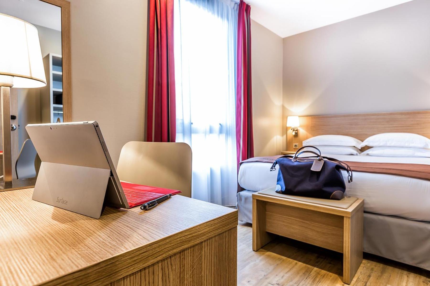 Classic Room with City View