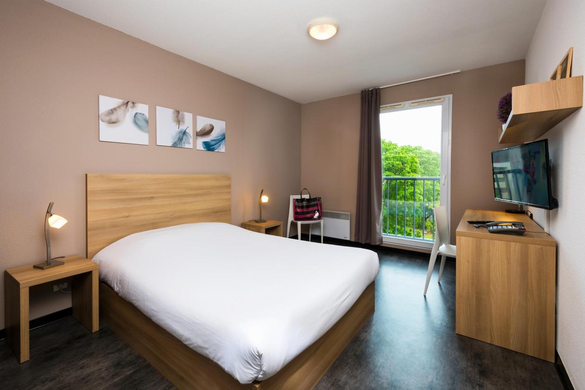 Business Suite with Double Bed