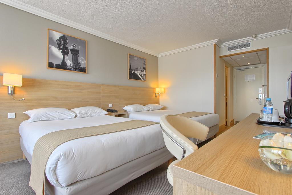 Familienzimmer mit Doppelbett