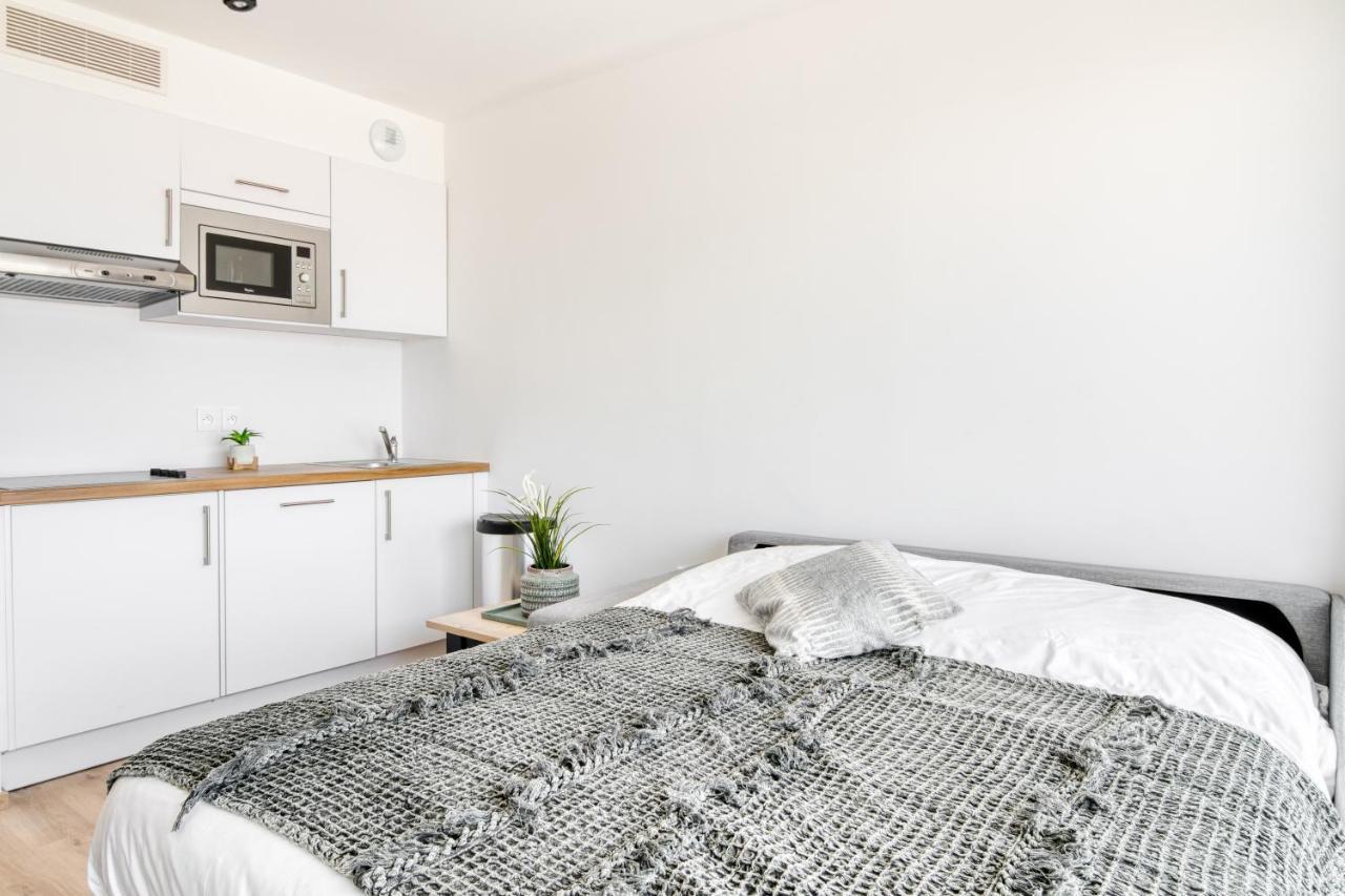 Studio with Sofa Bed + Balcony