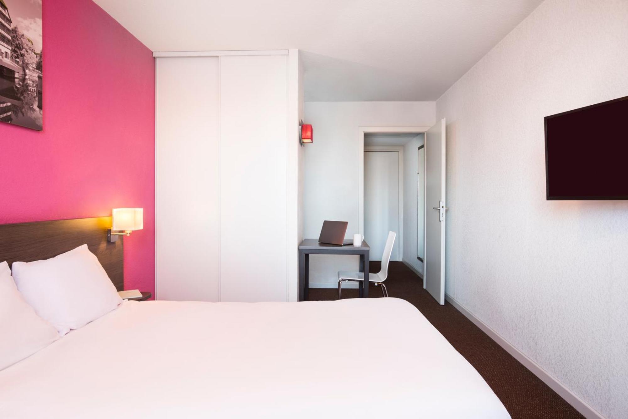 One-Bedroom Apartment,1273778182:JPEG