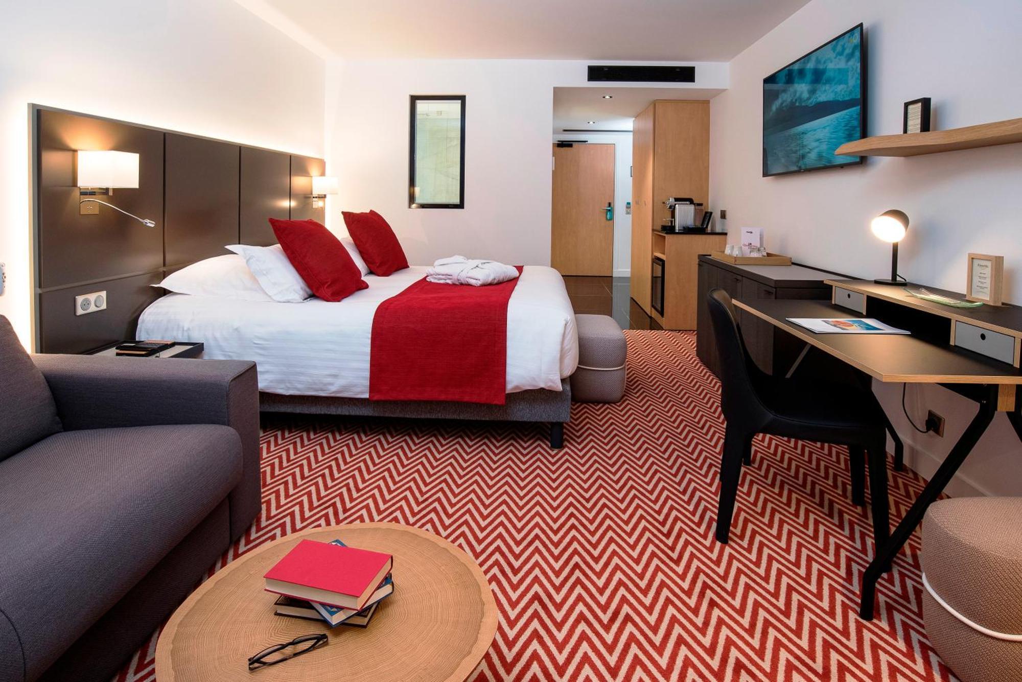 Deluxe Double Room,661733292:JPEG