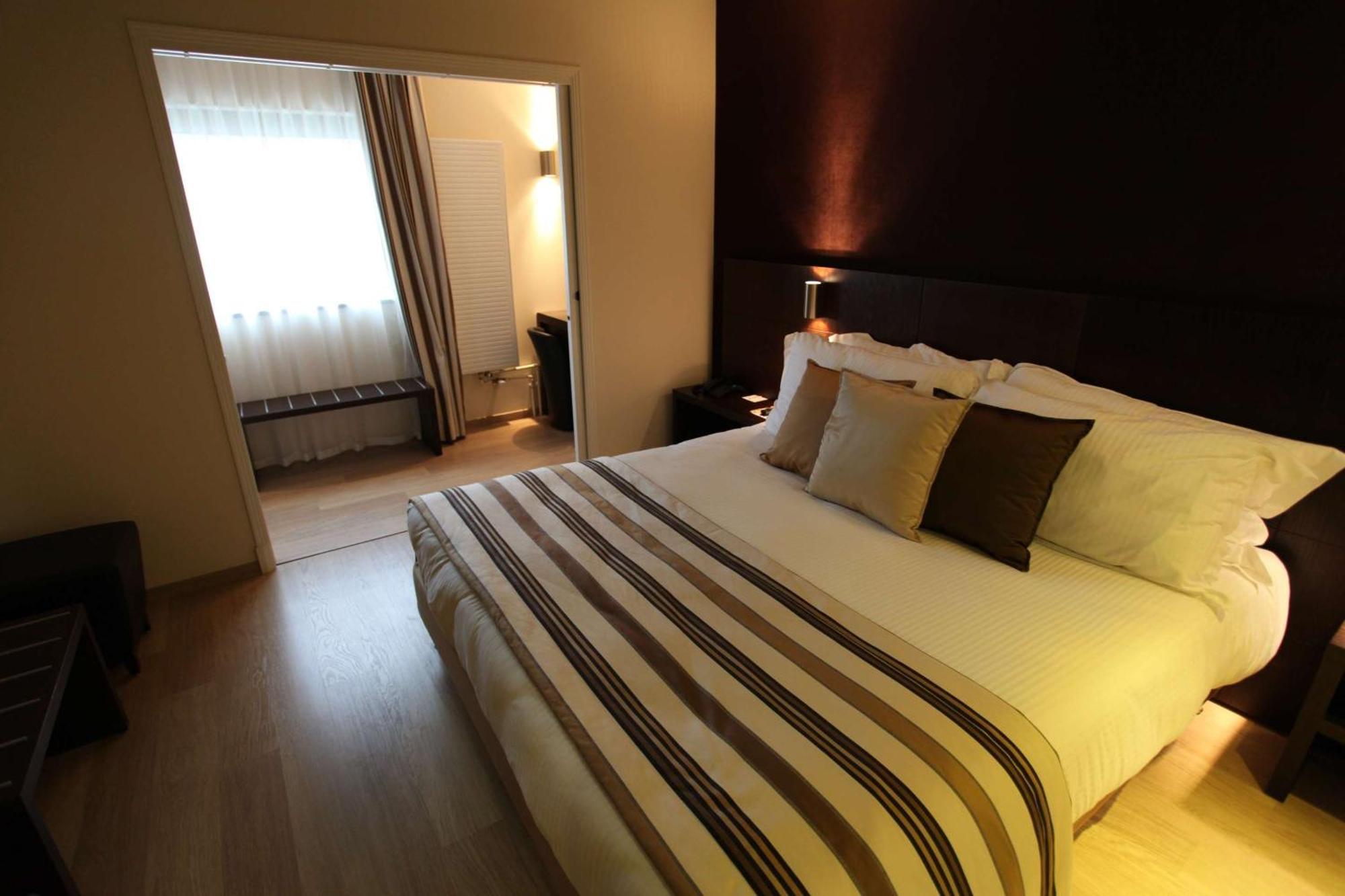 Deluxe King Room,1279259344:JPEG