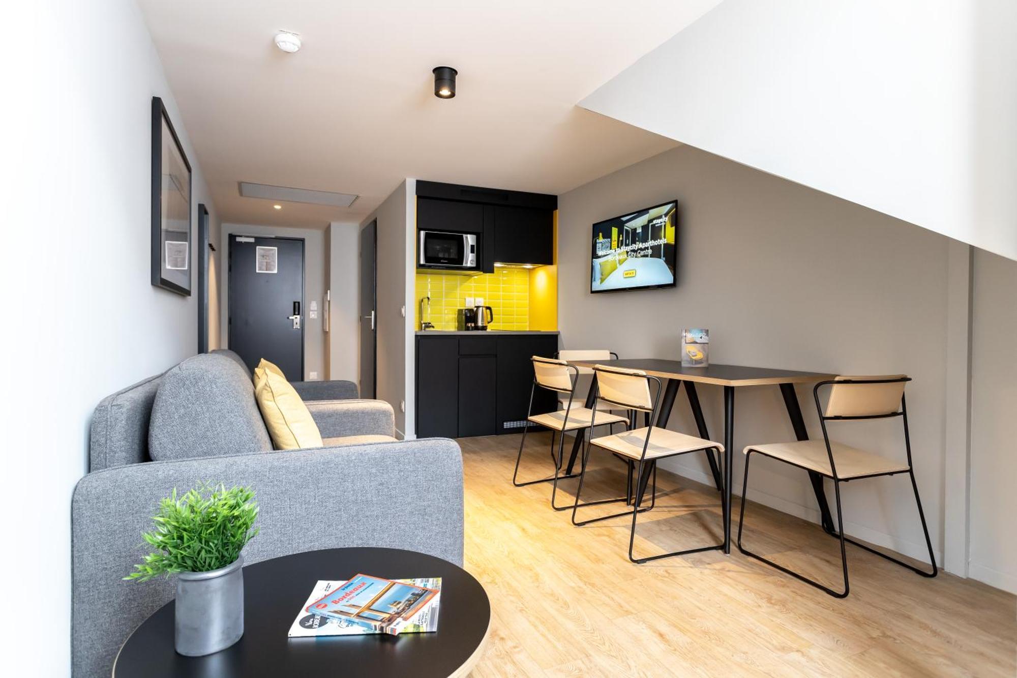Studio Apartment Sleeps 4