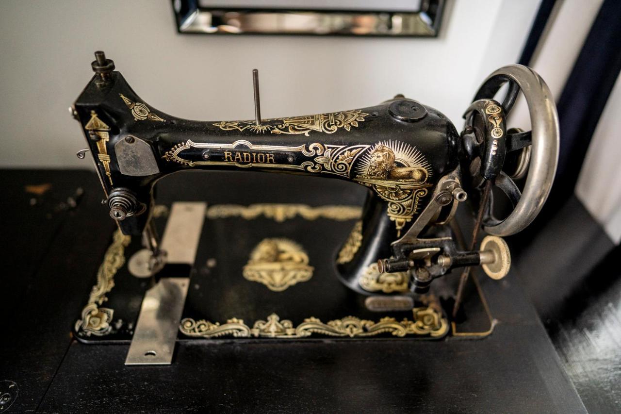 Deluxe Queen Studio