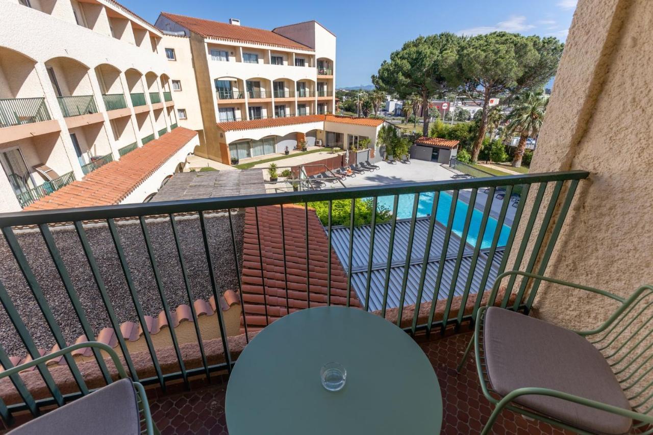 King Room Balcony Pool View,1394246960:JPEG