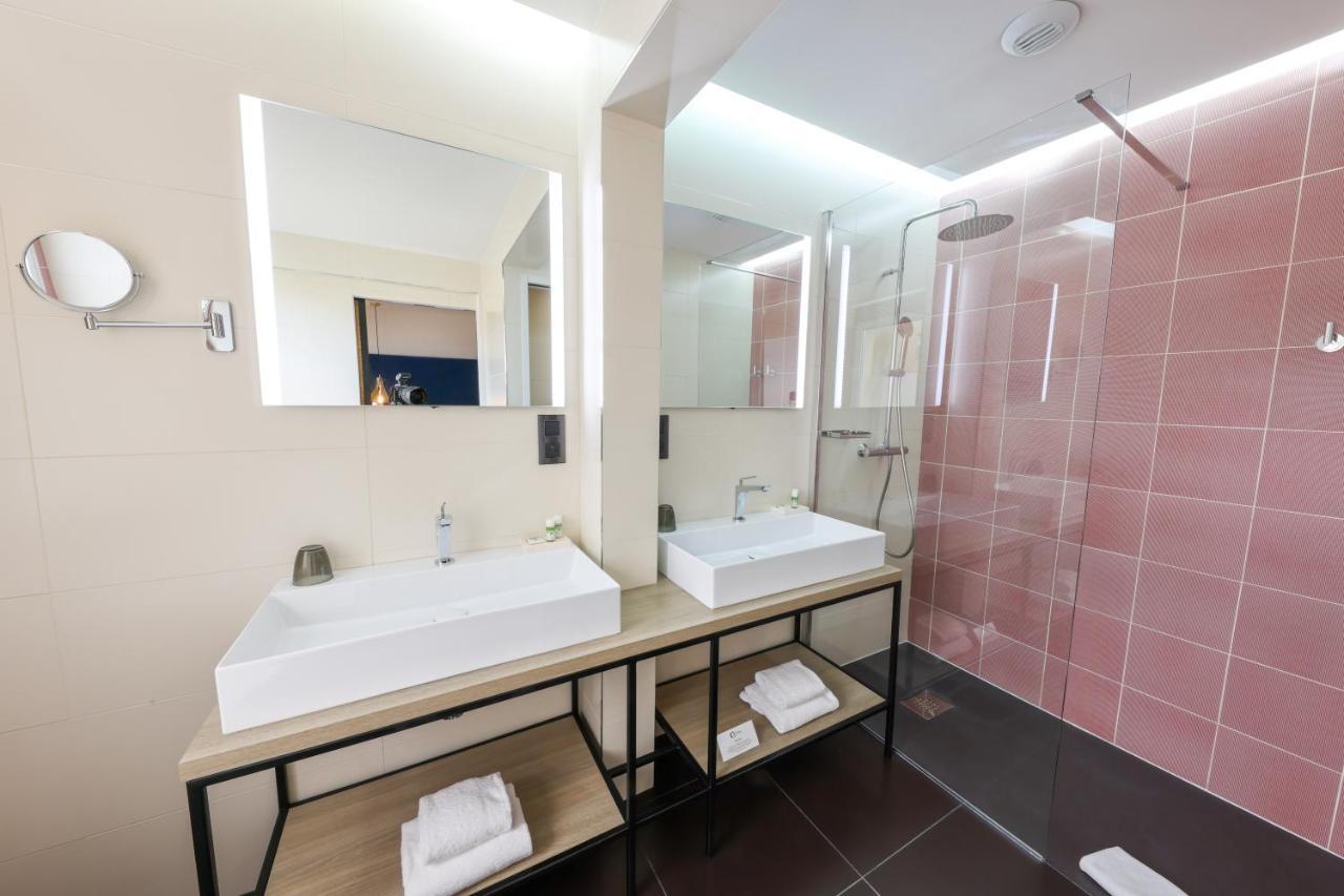 Deluxe Double or Twin Room with City View