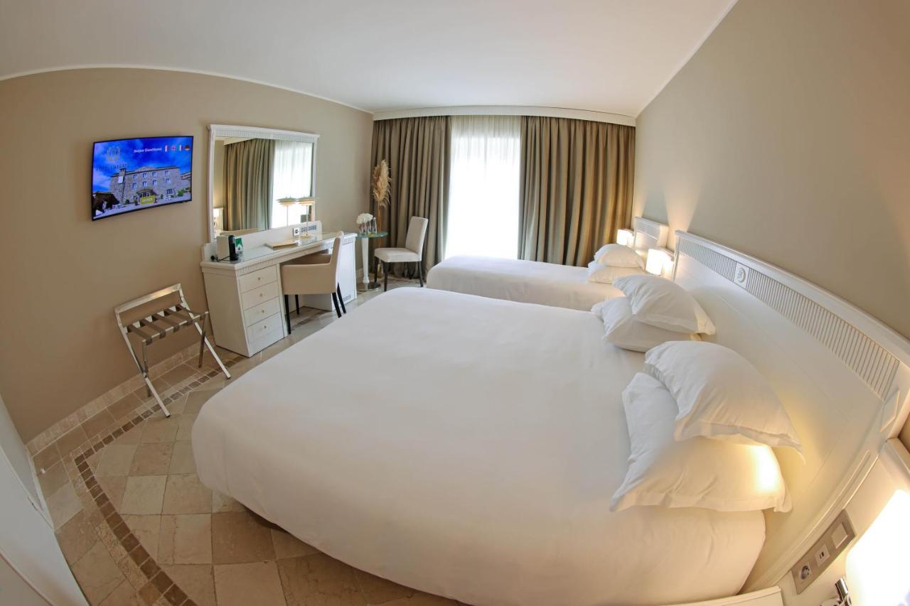 Deluxe Triple Room with Sea View