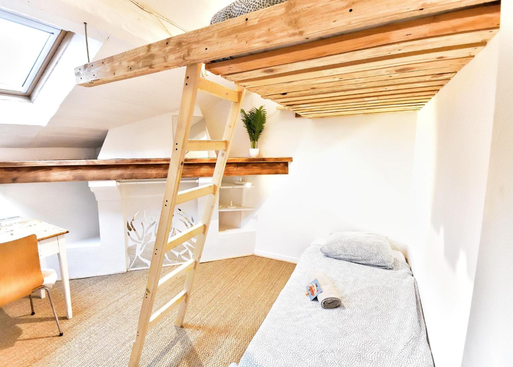 Zweibettzimmer mit Gemeinschaftsbad