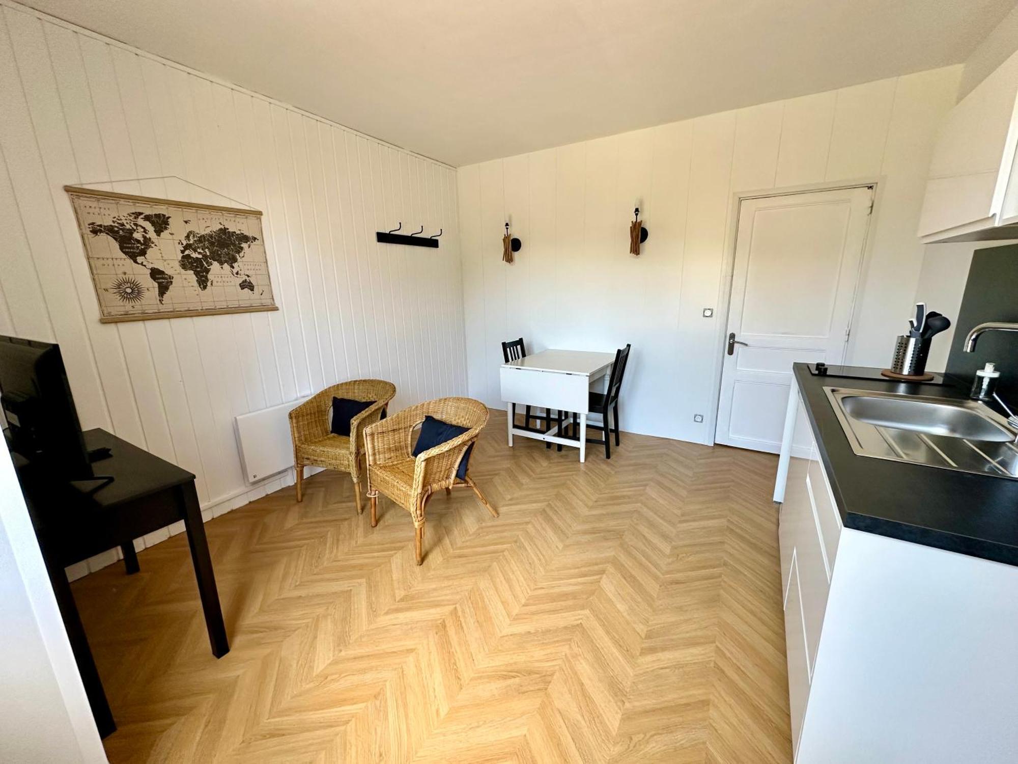 Studio with Terrace