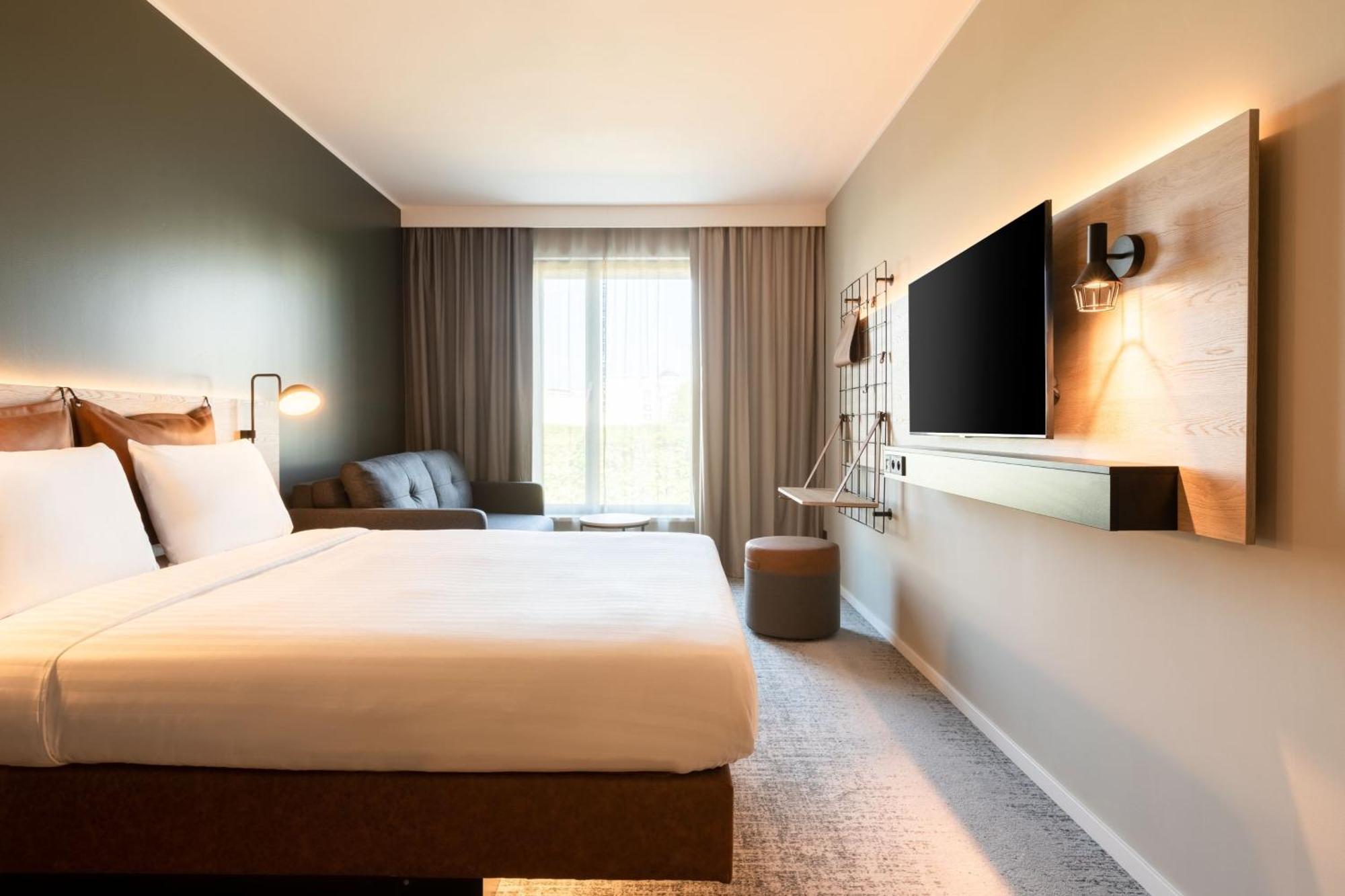 Moxy Extra Sleeper Queen Room