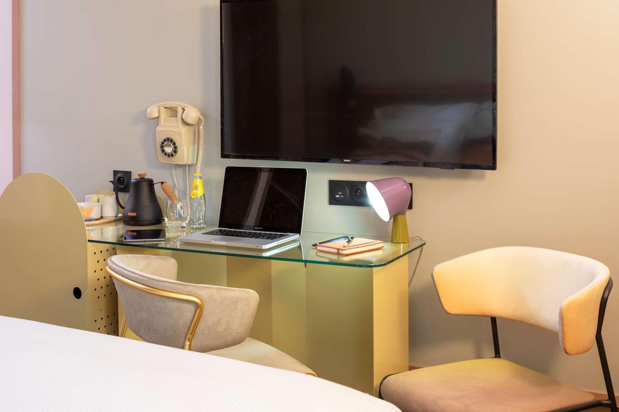 Double Room with Single Bed