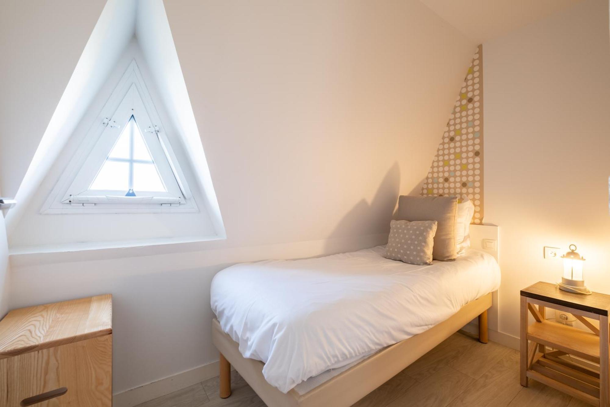 Two-Bedroom Duplex Apartment with 2 Sleeping Alcove (9 People) - Sea View