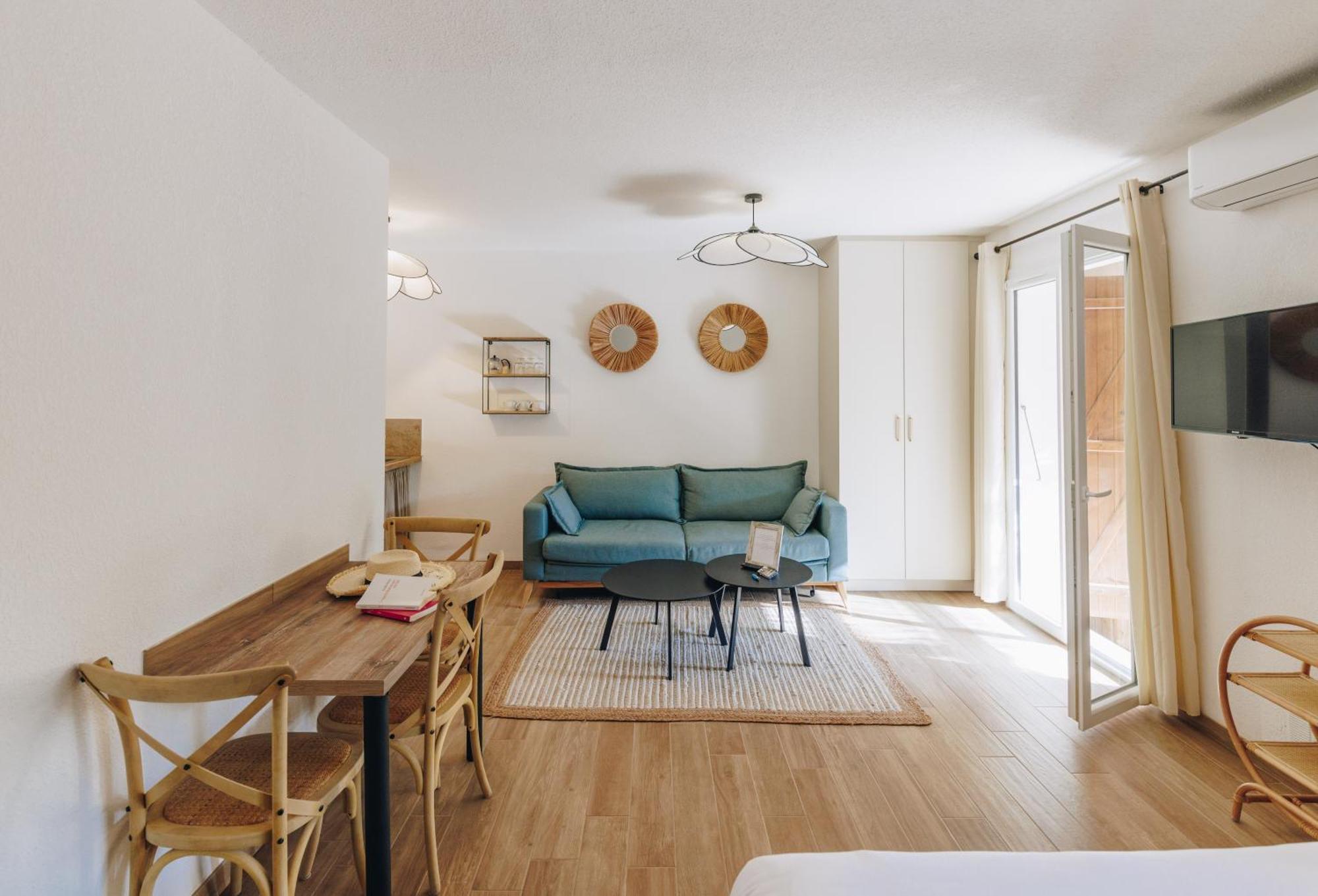 One-Bedroom Apartment with Balcony