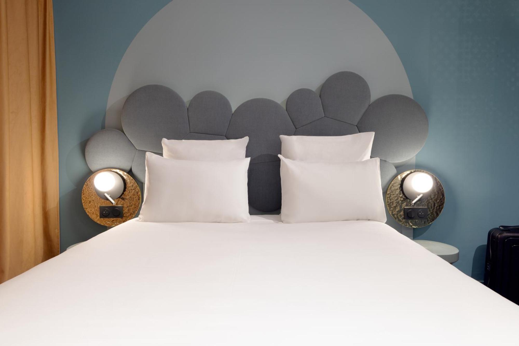 2 Adjacent Room