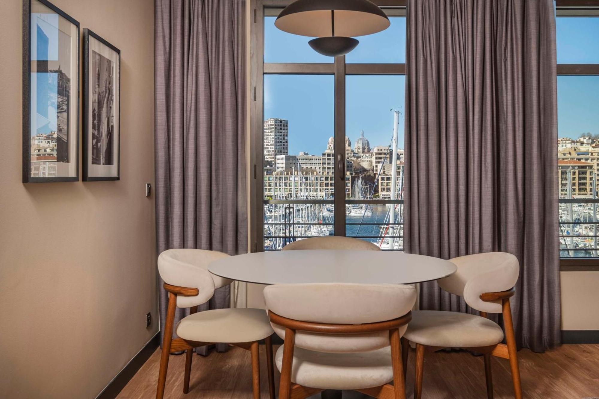 Suite with Terrace and Port View