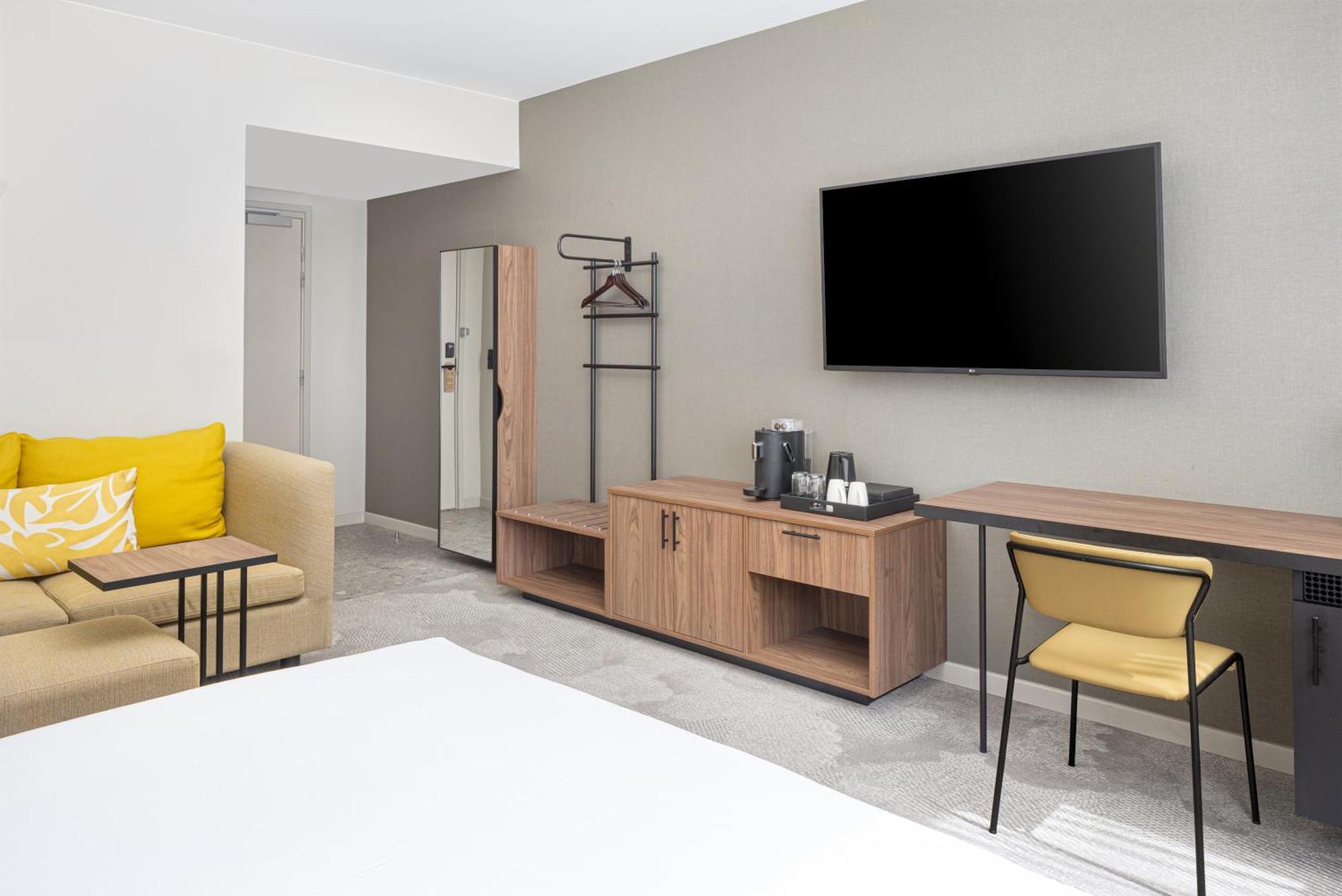 King Suite with Sofa Bed