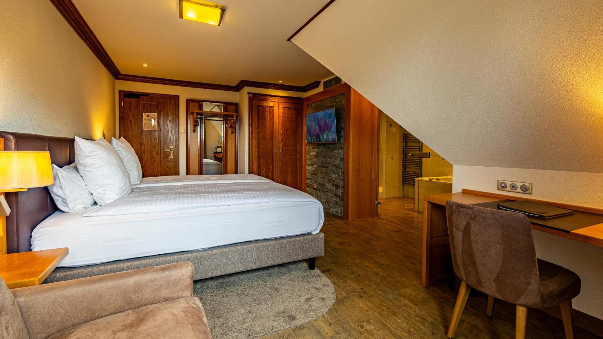 Superior Double Room,1608295322:JPEG