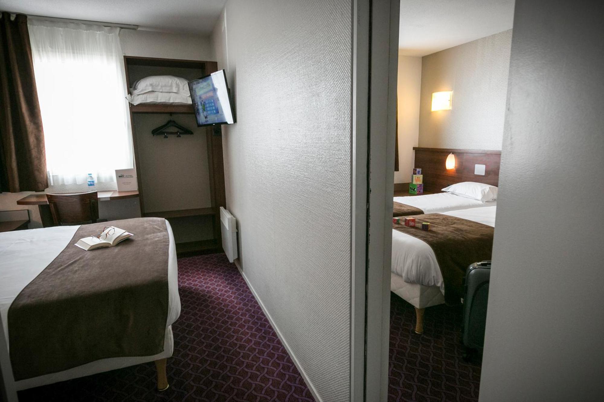 Communicating Room