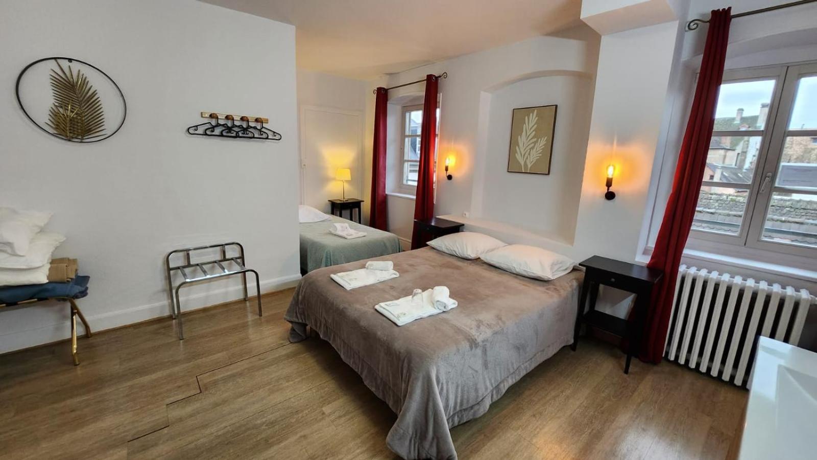 Triple Room with Shared Bathroom