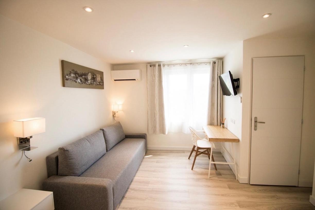 Suite with Mountain View