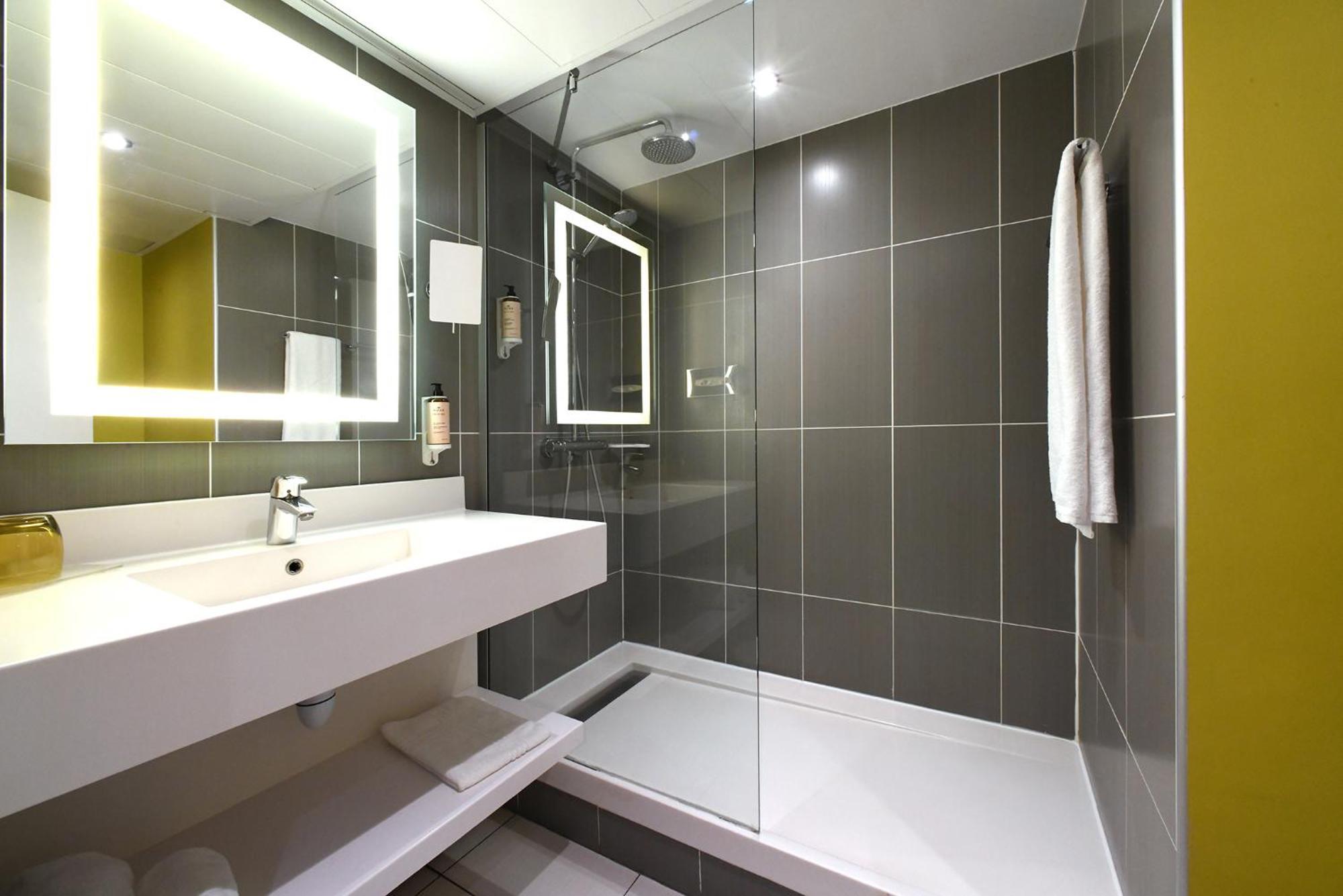 Family Superior Room with One Double Bed and One Single Bed