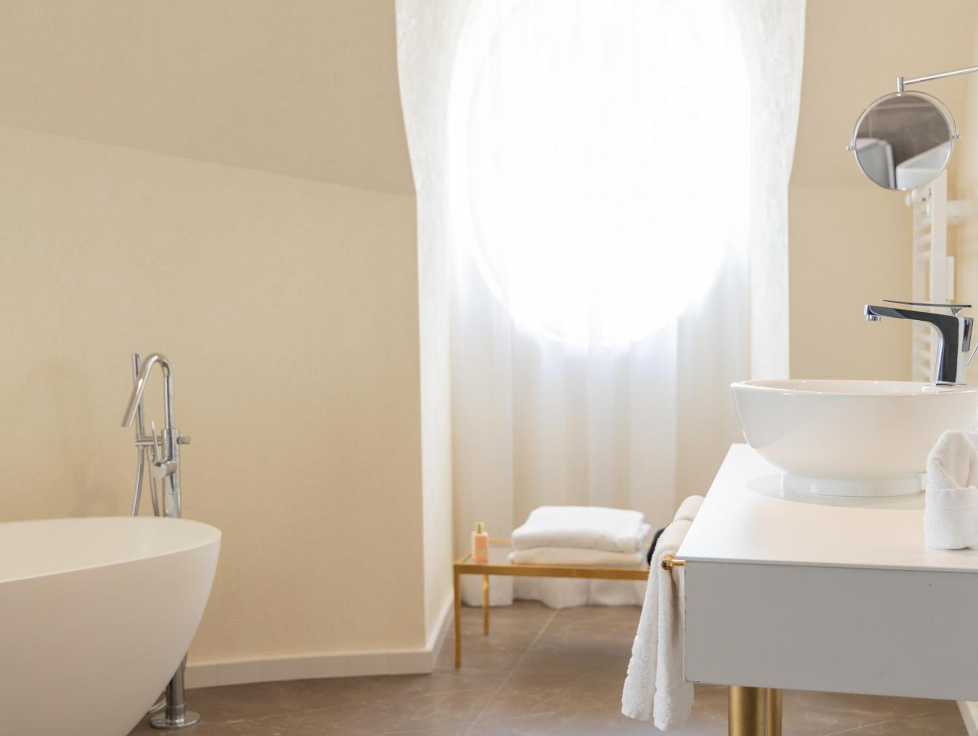 One-Bedroom Suite with Free access to Spa