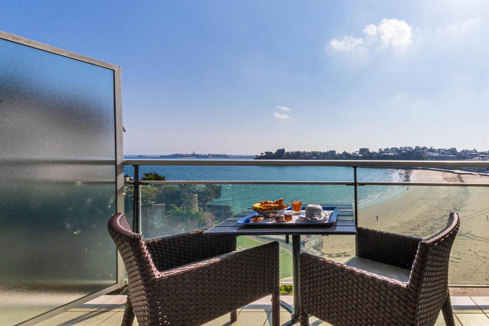 Waterfront Superior Queen Room with Terrace - Non-Smoking
