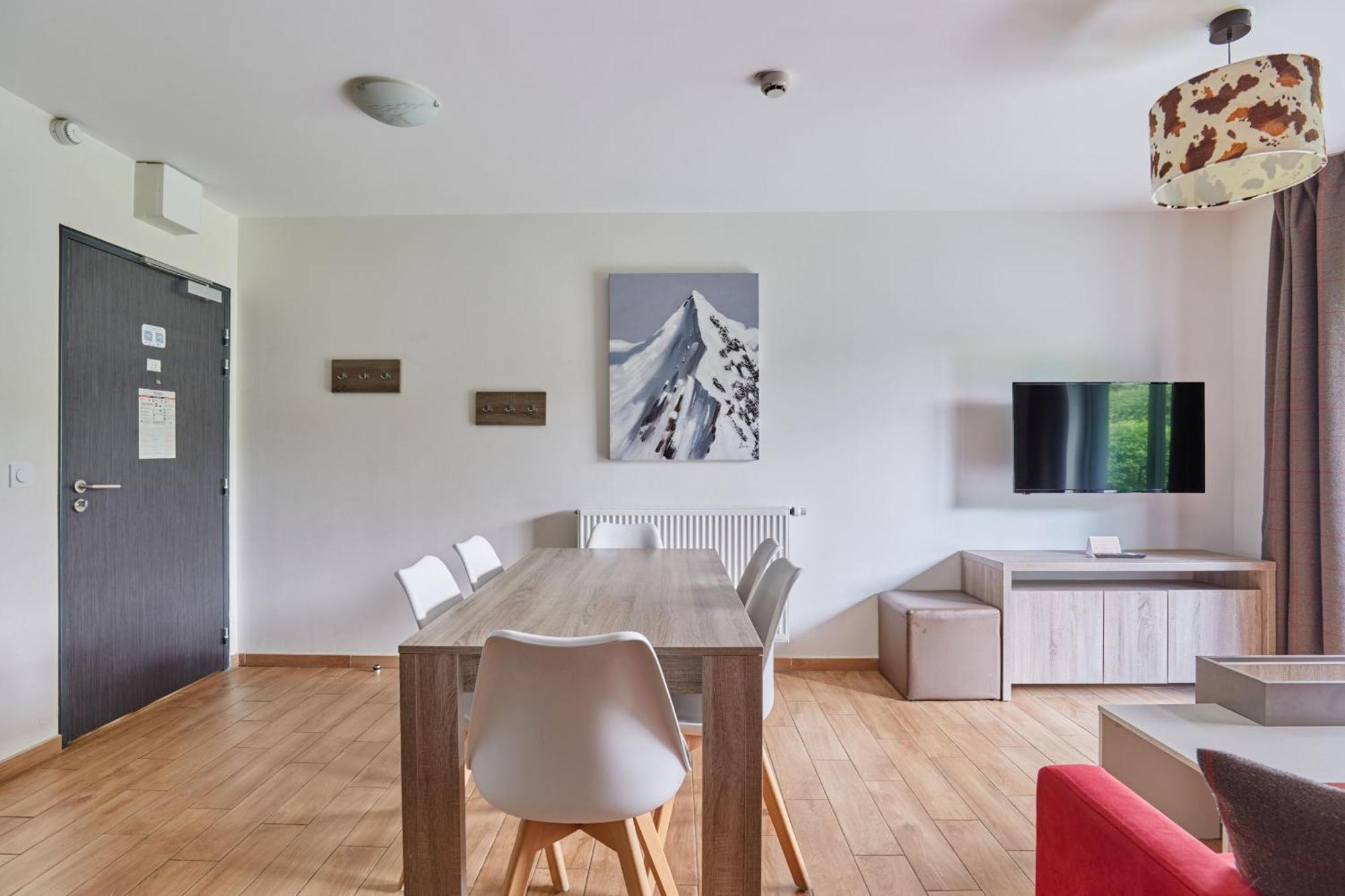 Two-Bedroom Apartment,1687500214:JPEG