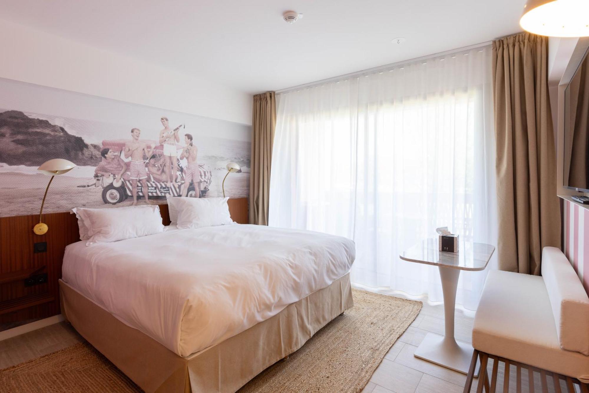 Double Room with Pool View - "MI CASA SIGNATURE RIVER VIEW"