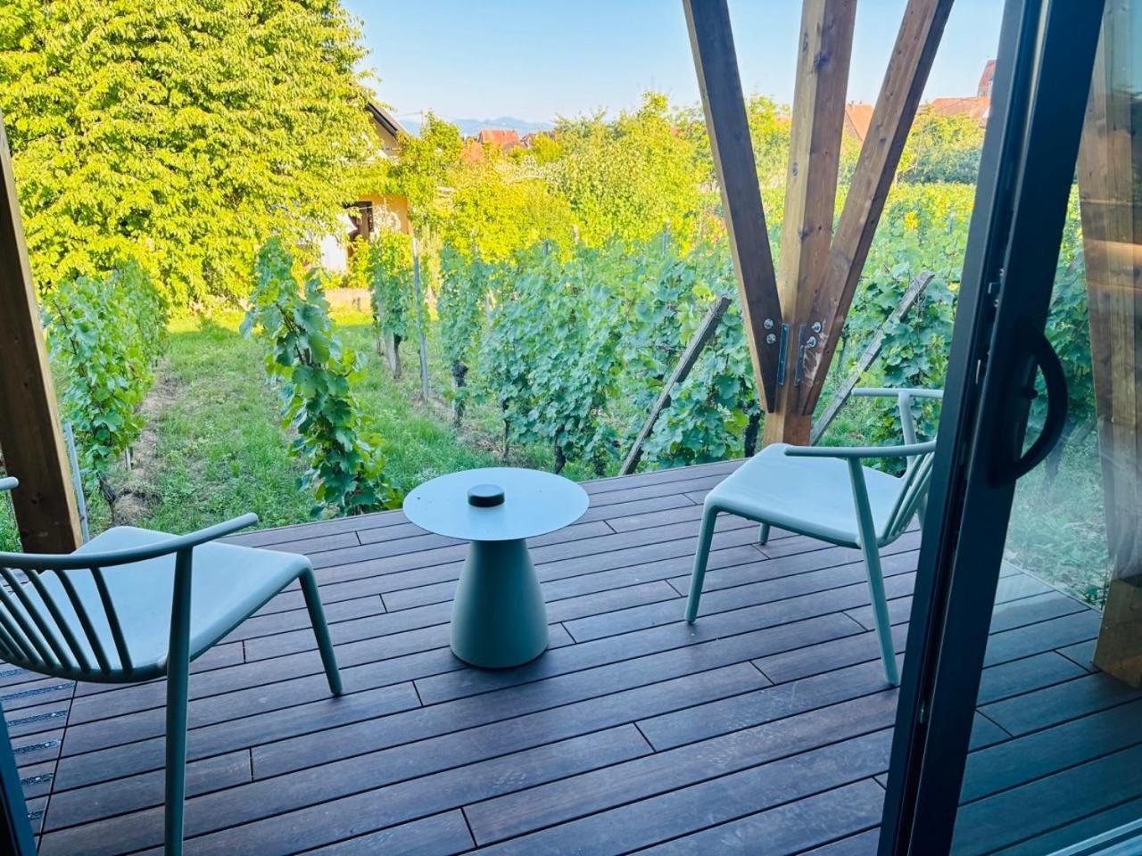 Chambre deluxe terrasse vue vignes