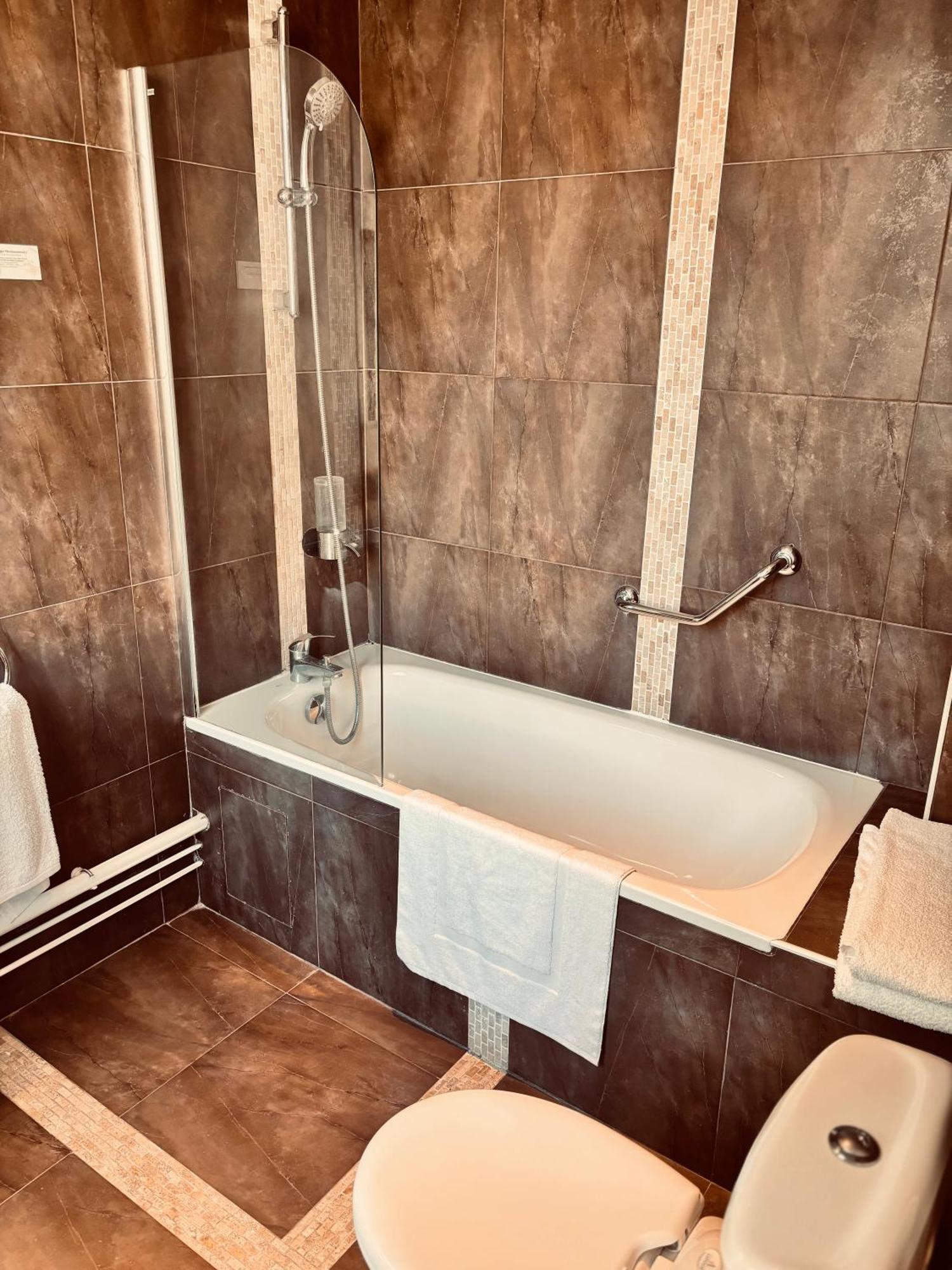 Superior Room with Bath