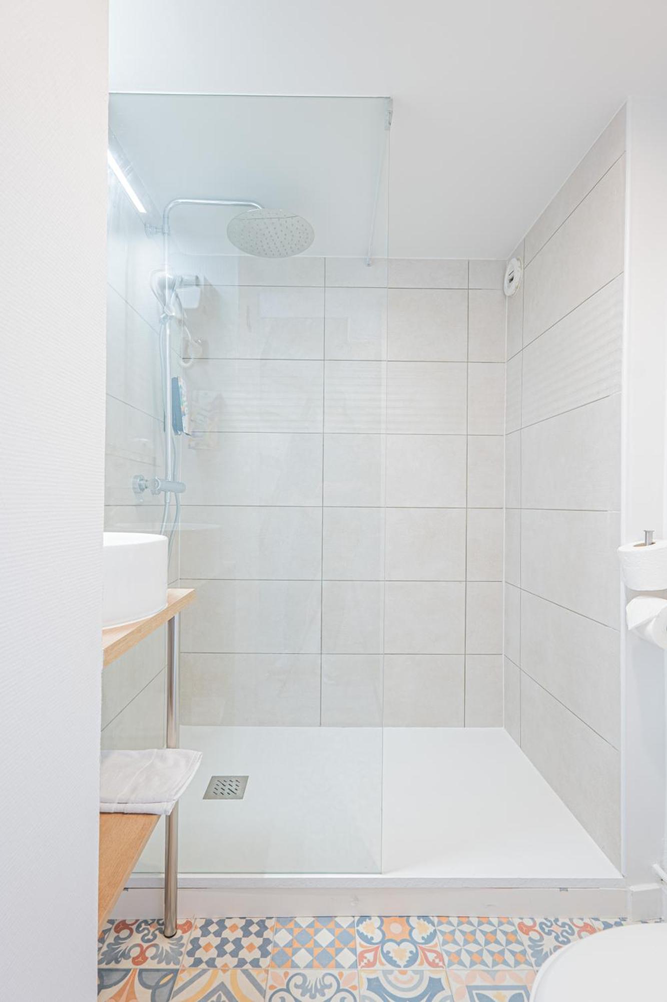 Standard Twin Room - Non-Smoking