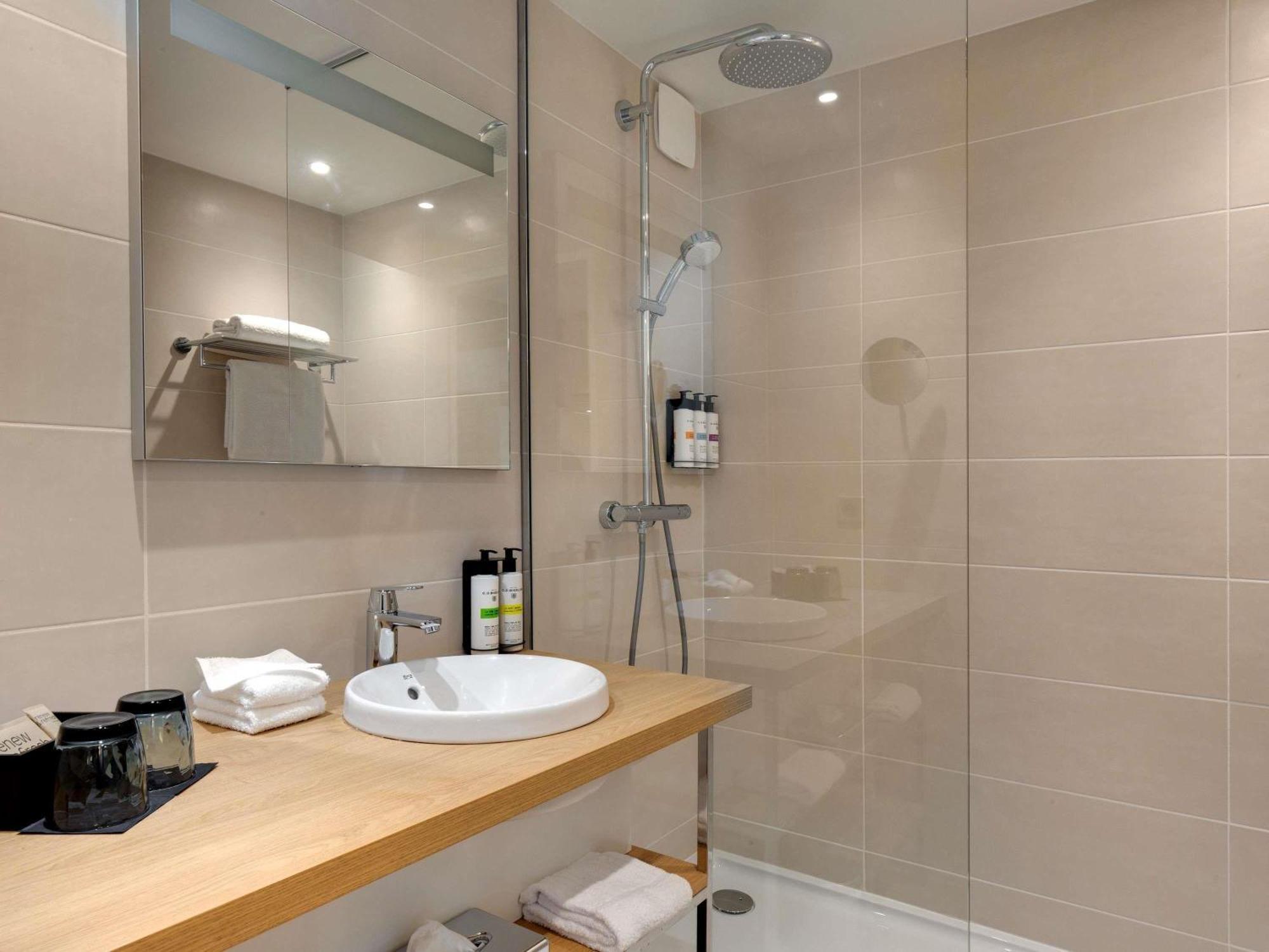 Deluxe Room with Two Single Size Beds