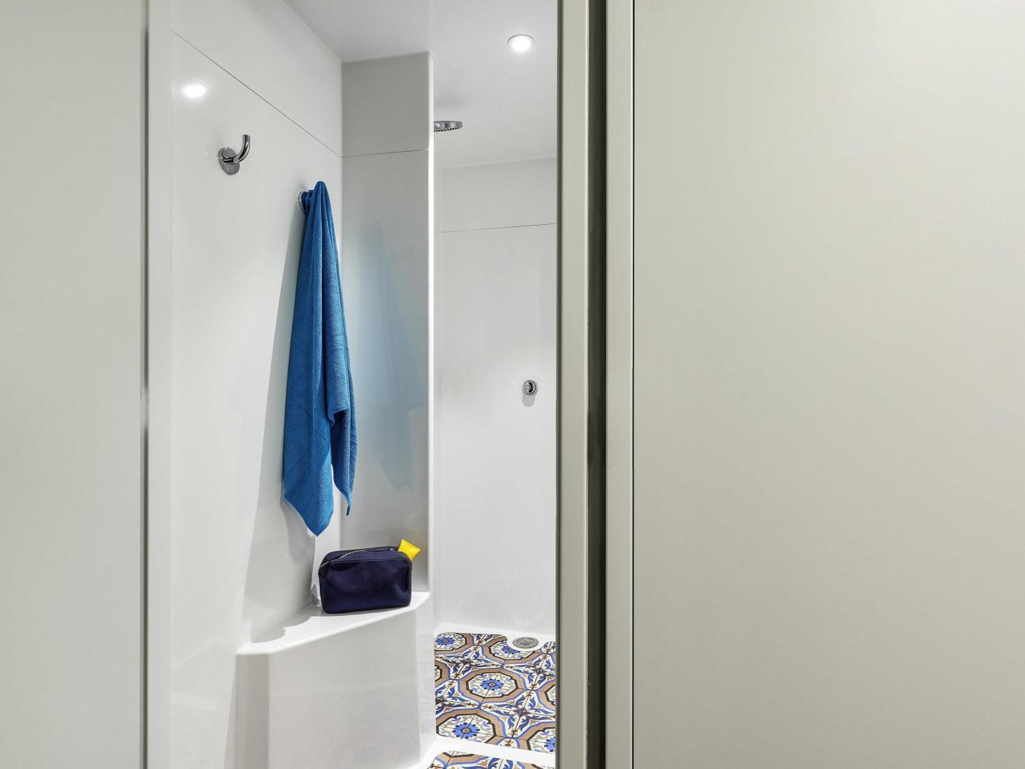 Combo Room