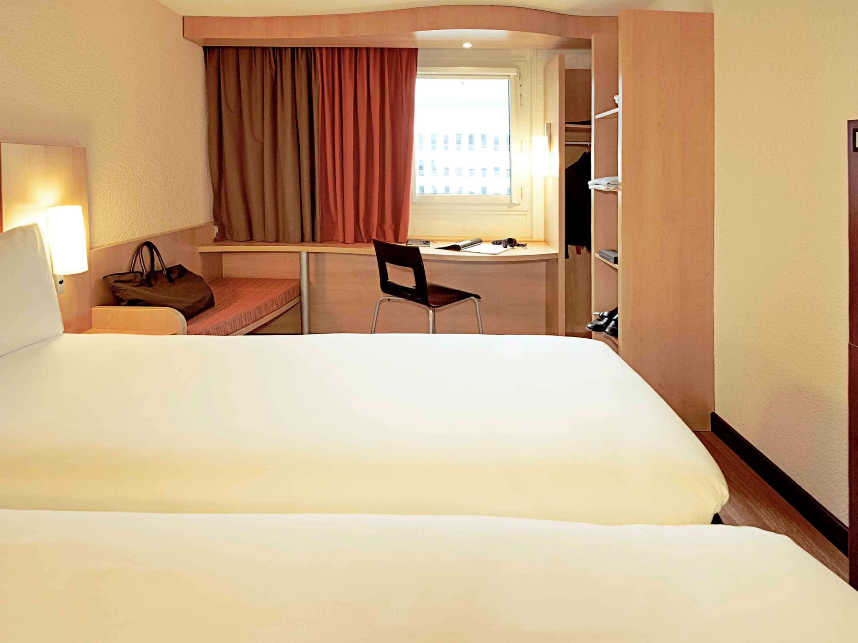 Standard Room with Two Single Beds